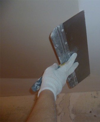 как выровнять бетонный потолок
